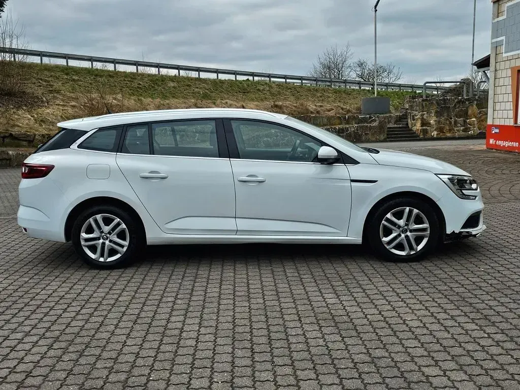 Gebraucht Renault Mégane Business 116 PS (85 kW) 2020 Weiß Limousine