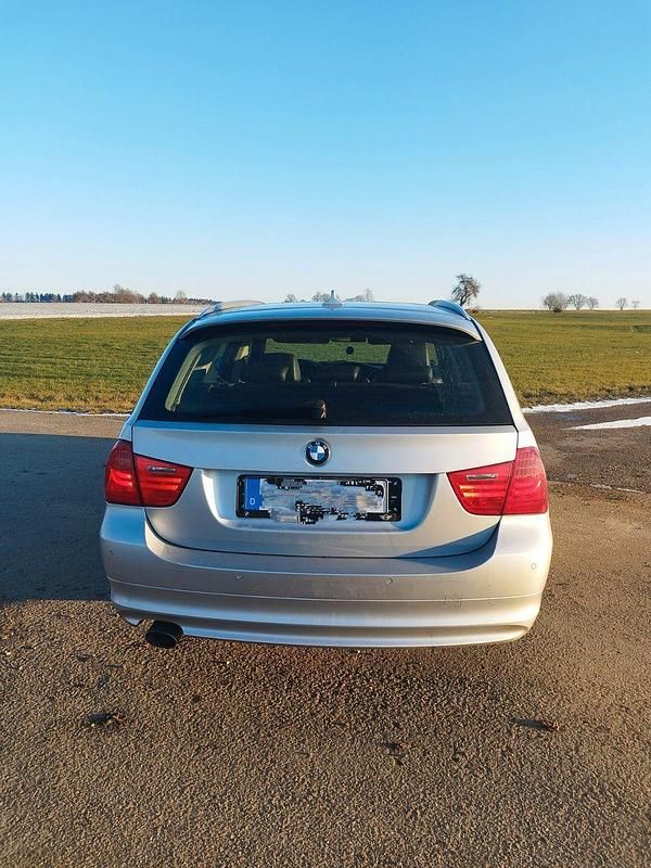 Gebraucht BMW 320 Exclusive 184 PS (135 kW) 2011 Silber Kombi