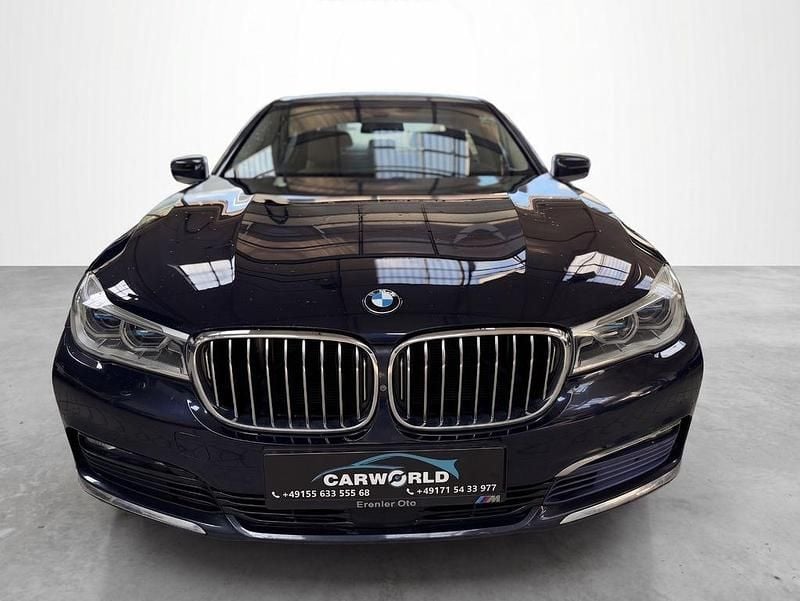 Gebraucht BMW 730 265 PS (194 kW) 2016 Blau Limousine