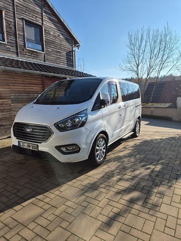 Weiß Gebraucht 2020 Ford Tourneo Custom Van | 31.500 € (Fairer Preis) - Bild 1/4