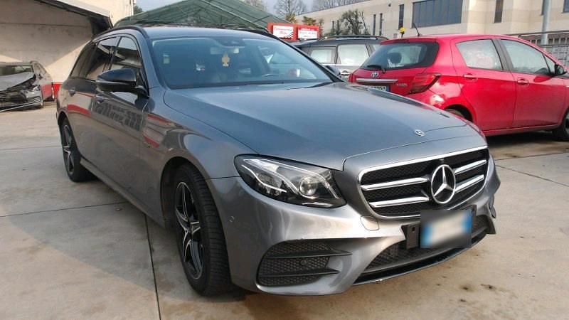 Gebraucht Mercedes E300 194 PS (142 kW) 2019 Grau Kombi