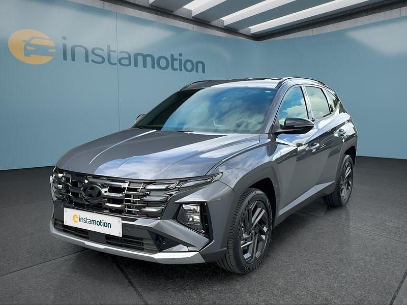 Grau Neu 2025 Hyundai Tucson SUV | 35.699 € (Etwas zu teuer) - Bild 1/4