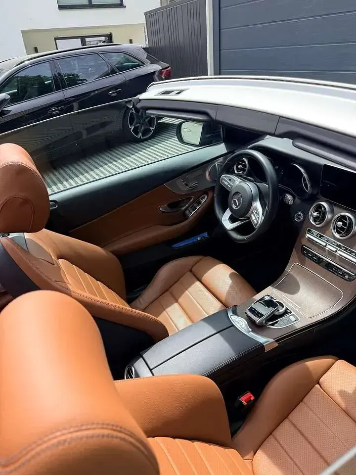Gebraucht Mercedes C220 AMG 194 PS (142 kW) 2021 Schwarz Cabrio