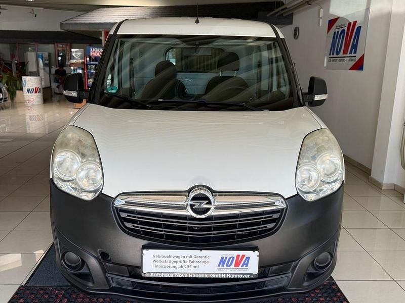 Weiß Gebraucht 2016 Opel Combo Van / Kleinbus | 8.390 € (Fairer Preis) - Bild 1/4