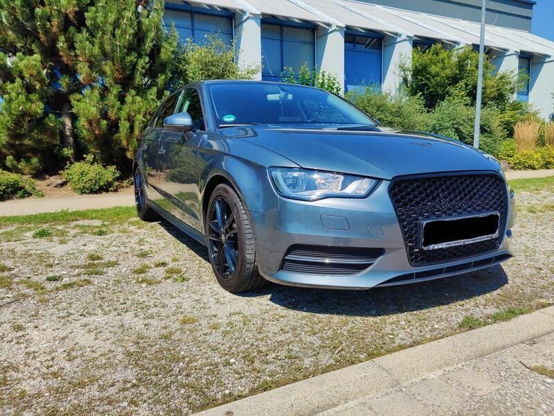 Grau Gebraucht 2015 Audi A3 Attraction Limousine | 9.990 € (Fairer Preis) - Bild 1/4