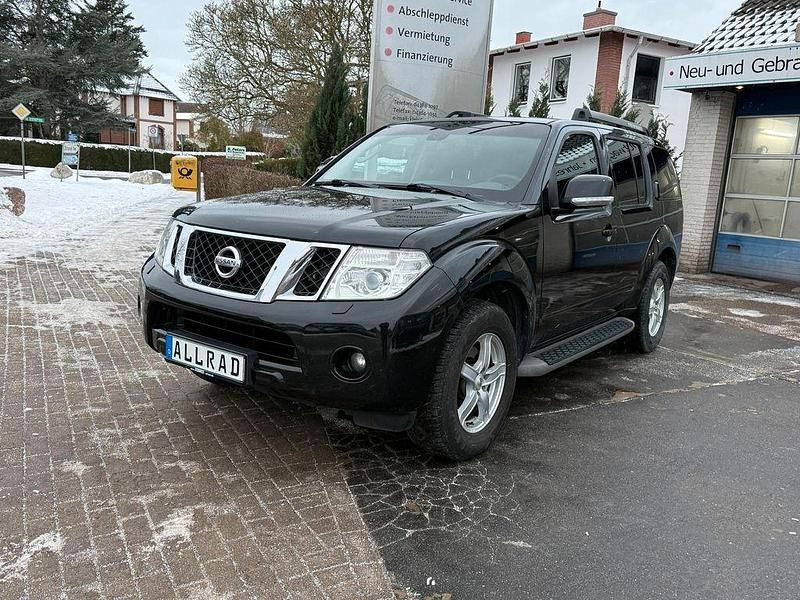Blackmetallic Gebraucht 2010 Nissan Pathfinder SUV | 5.480 € - Bild 1/4