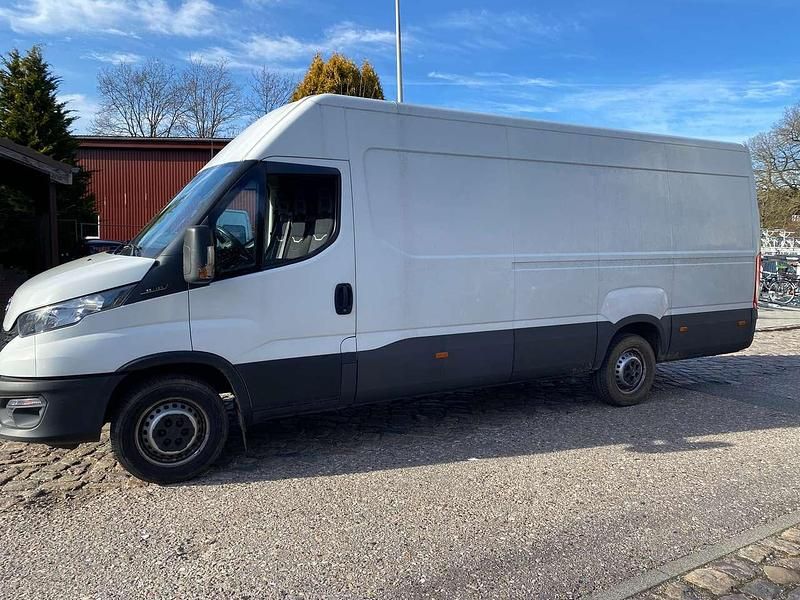 Gebraucht Iveco Daily 155 PS (114 kW) 2020 White ic 194 Van / Kleinbus