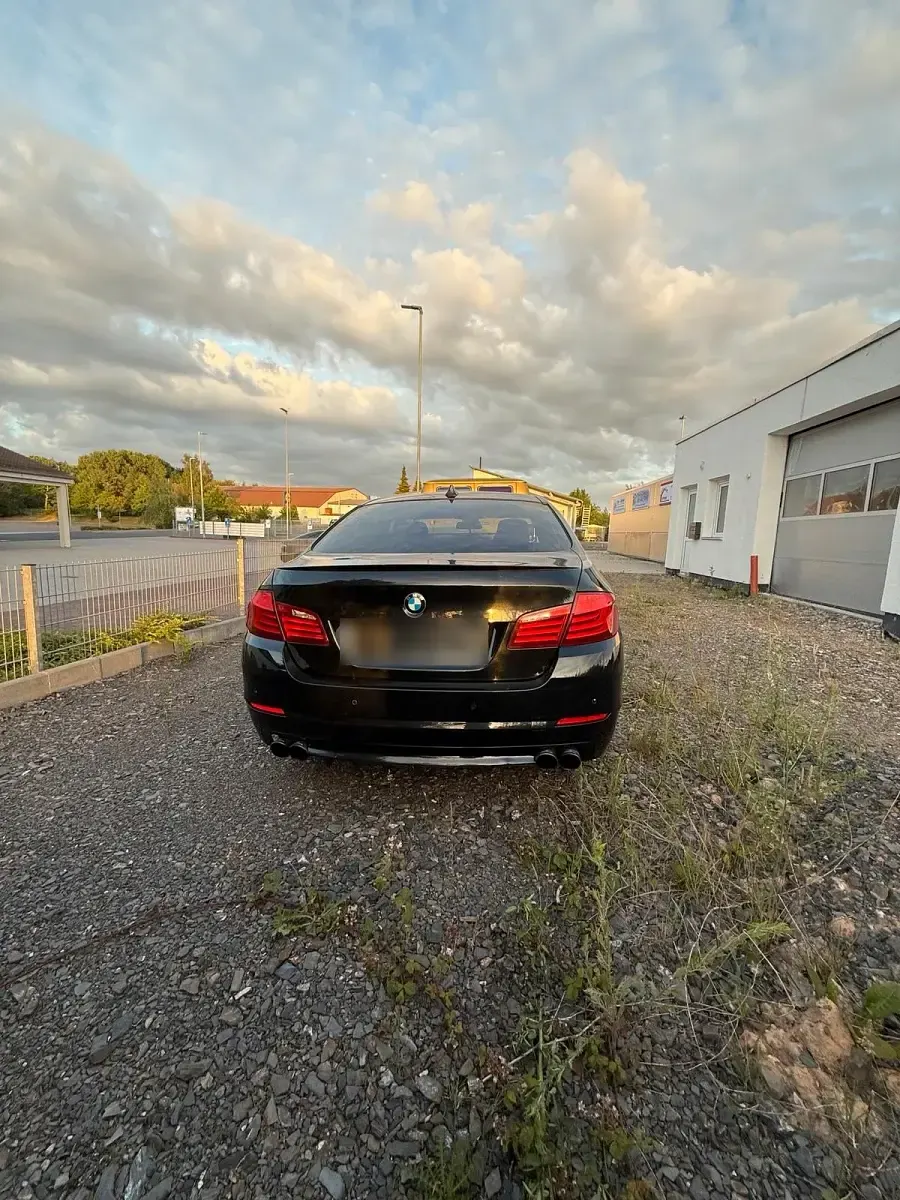 Gebraucht BMW 523 204 PS (150 kW) 2011 Schwarz Limousine