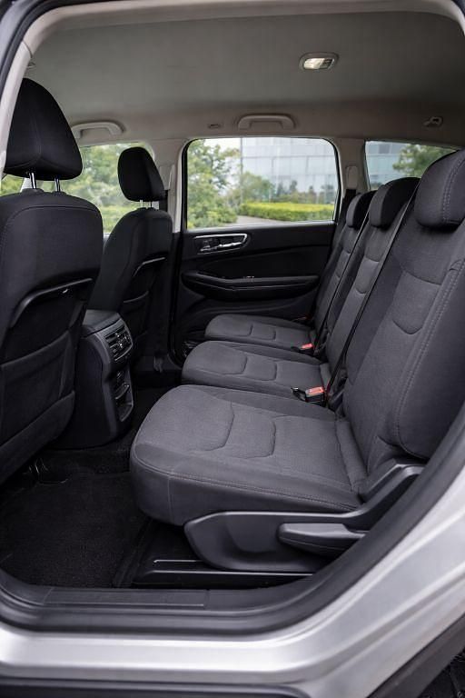 Używany Ford S-MAX Titanium 150 KM (110 kW) 2015 Szary Minivan