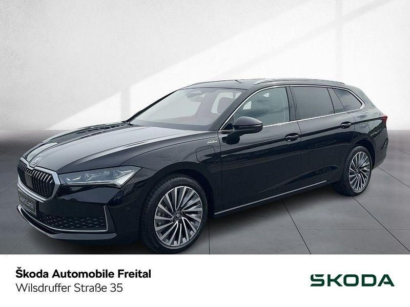 Onyxschwarz metallic Gebraucht 2025 Skoda Superb LAURIN & KLEMENT Kombi | 51.350 € (Fairer Preis) - Bild 1/4
