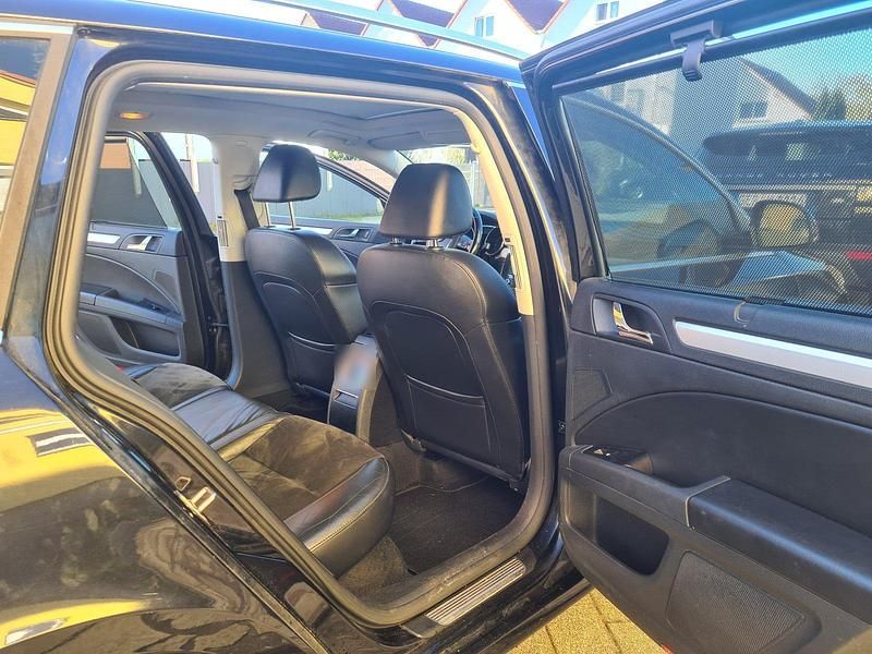 Gebraucht Skoda Superb Elegance 140 PS (102 kW) 2011 Schwarz Kombi