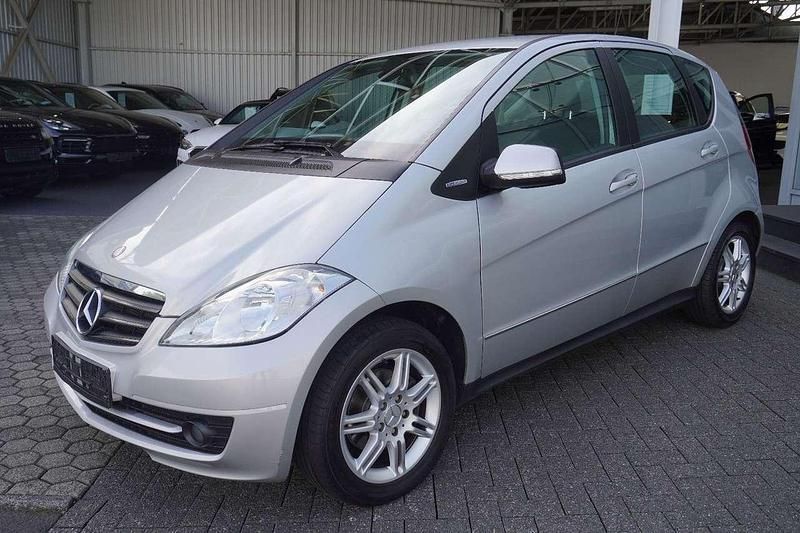 Gebraucht Mercedes A180 Classic 116 PS (85 kW) 2009 Polarsilber Kleinwagen