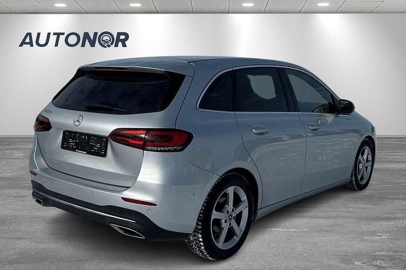 Gebraucht Mercedes B200 150 PS (110 kW) 2021 Silber Van / Kleinbus