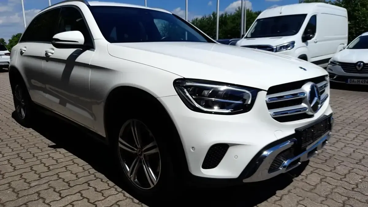 Gebraucht Mercedes GLC200 Business 163 PS (119 kW) 2021 Polarweiß SUV