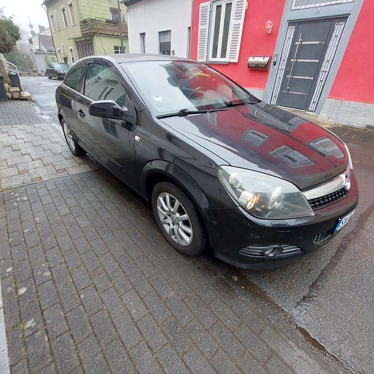 Schwarz Gebraucht 2009 Opel Astra GTC Limousine | 2.299 € (Fairer Preis) - Bild 1/4