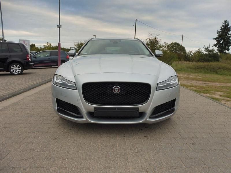 Gebraucht Jaguar XF Sportbrake Portfolio 300 PS (220 kW) 2019 Silber Kombi
