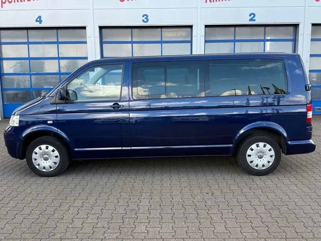 Gebraucht VW Caravelle Comfortline 131 PS (96 kW) 2008 Blau Van