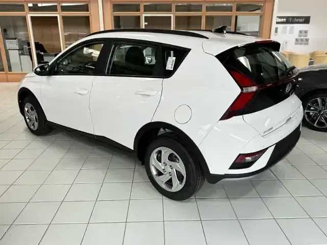 Neu Hyundai Bayon Select 101 PS (74 kW) 2025 Weiss SUV