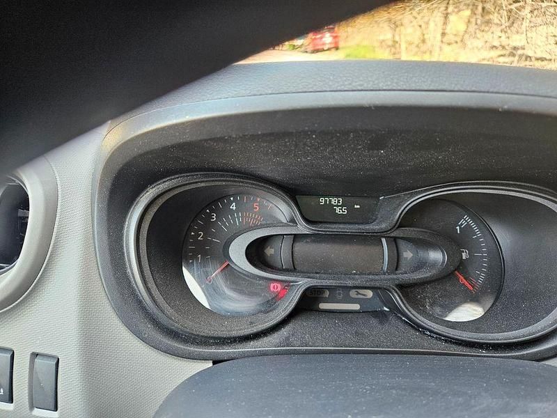 Grau Gebraucht 2017 Renault Trafic Van | 15.500 € - Bild 1/4