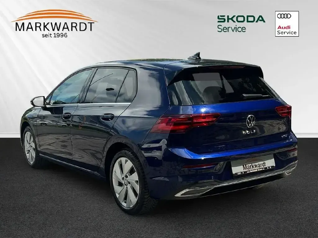 Gebraucht VW Golf VIII Style 150 PS (110 kW) 2023 Atlantic blue metallic (metallic) Limousine