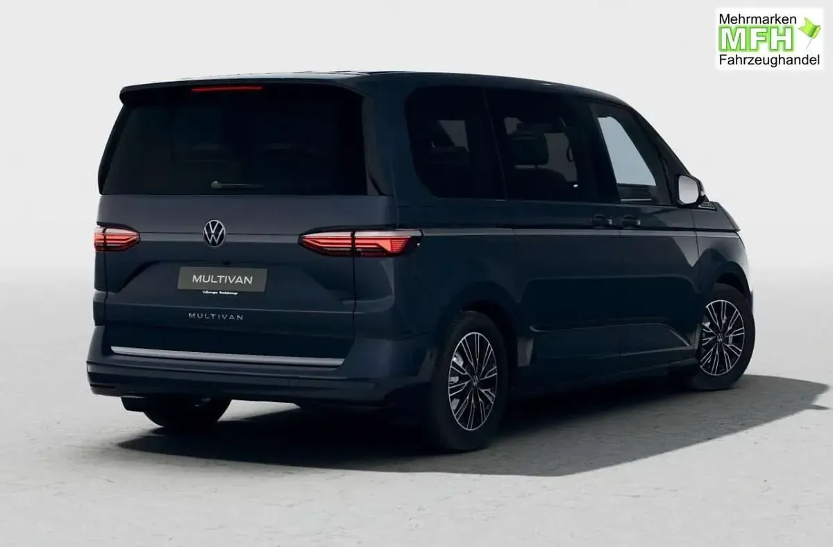 Neu VW Multivan Style 150 PS (110 kW) 2026 Starlight blue metallic Van / Kleinbus