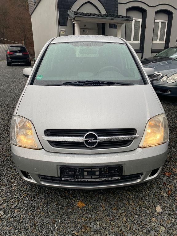 Grau Gebraucht 2003 Opel Meriva Van / Kleinbus | 650 € (Superpreis) - Bild 1/4