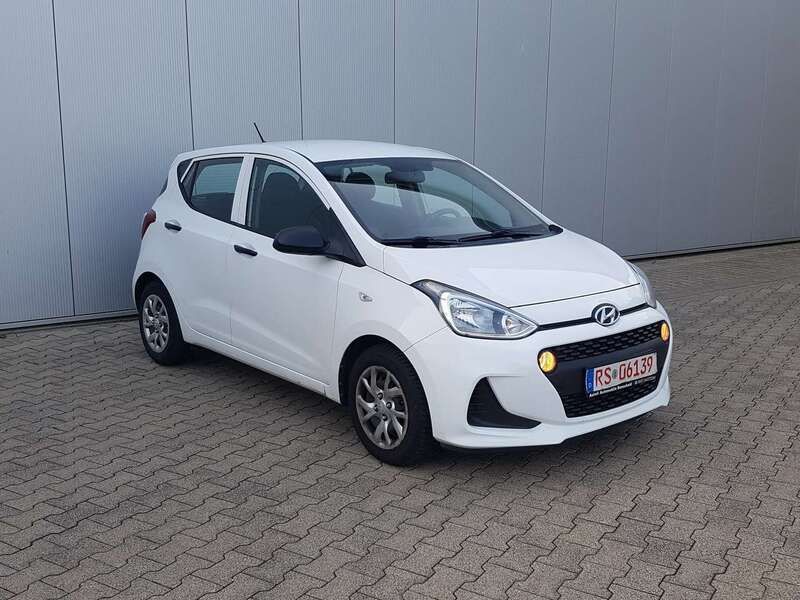 Weiß Gebraucht 2017 Hyundai i10 Classic Kleinwagen | 5.800 € (Guter Preis) - Bild 1/4