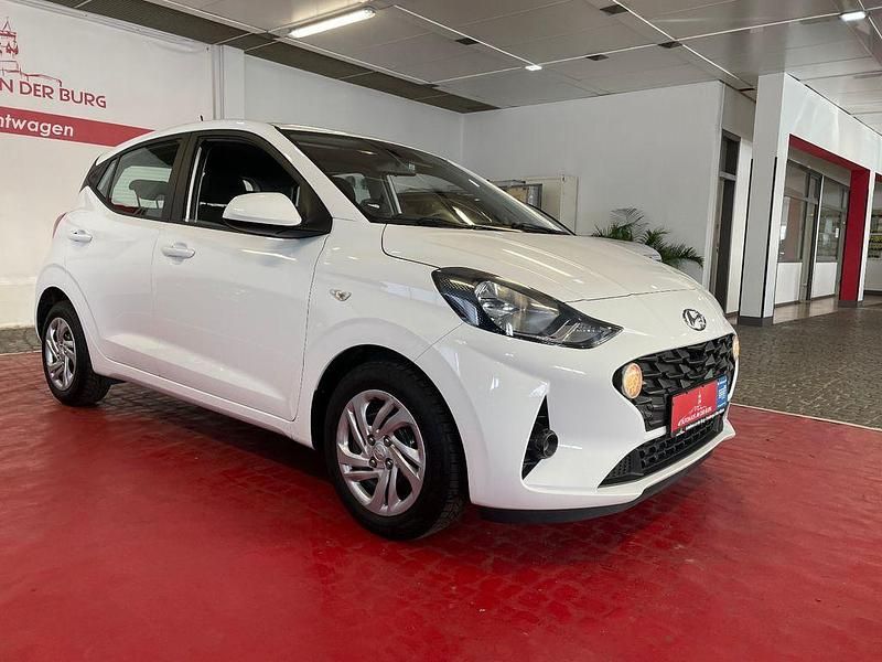 Weiß Gebraucht 2020 Hyundai i10 Pure Kleinwagen | 10.700 € (Etwas zu teuer) - Bild 1/4