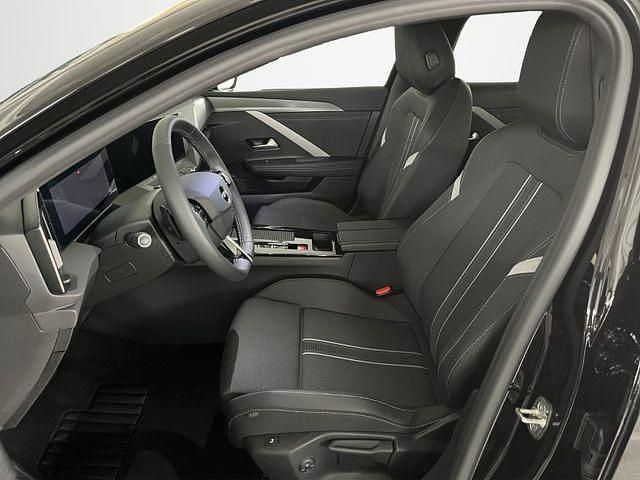 Neu Opel Astra 131 PS (96 kW) 2025 Schwarz schwarz Kleinwagen