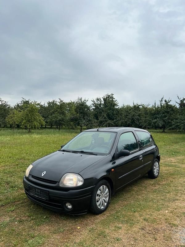 Gebraucht 2000 Renault Clio II Kleinwagen | 649 € - Bild 1/4
