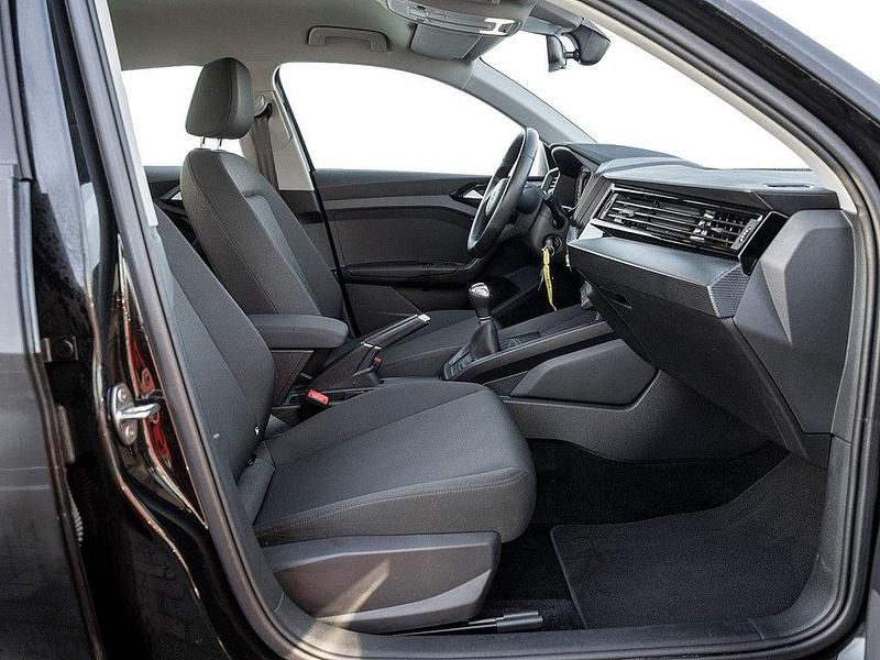 Gebraucht Audi A1 Sportback Basis 95 PS (69 kW) 2023 Schwarz Kleinwagen