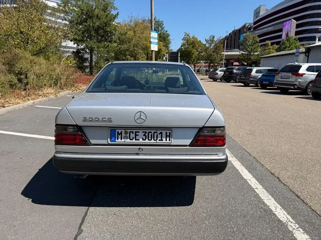 Gebraucht Mercedes 300 245 PS (180 kW) 1992 Silber Coupé