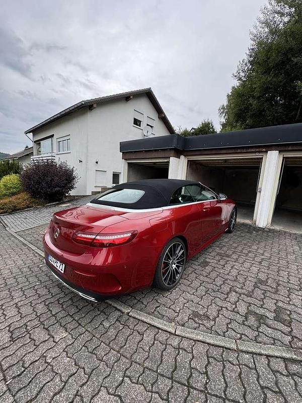 Gebraucht Mercedes E350 AMG line 299 PS (219 kW) 2019 Cabrio