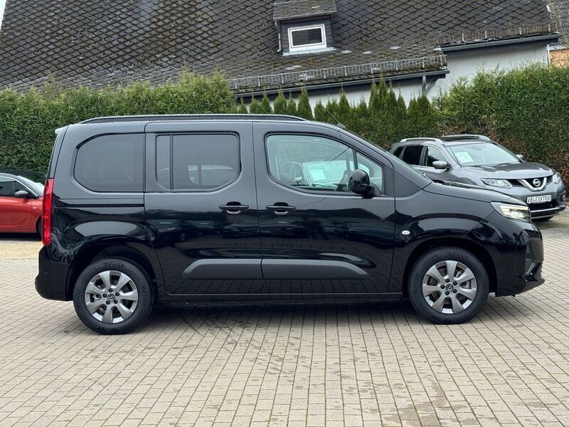 Gebraucht Opel Combo Life Edition+ 110 PS (80 kW) 2024 Schwarz (lackierung schwarz perla nera/ty) Van / Kleinbus