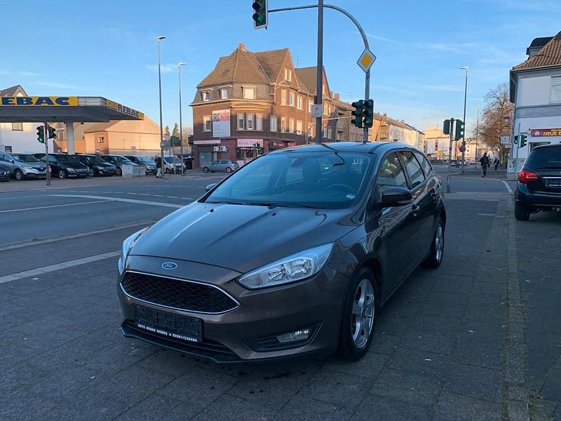 Gebraucht Ford Focus Business Edition 101 PS (74 kW) 2016 Braun Kombi