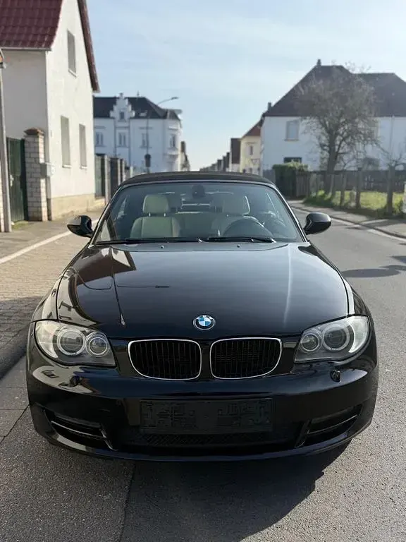 Gebraucht BMW 118 Cabriolet 143 PS (105 kW) 2010 Schwarz Cabrio