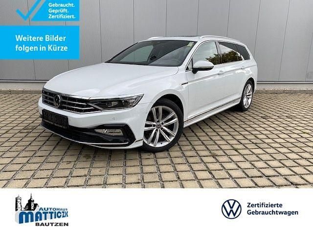 Gletscherweiß metallic (metallic) Gebraucht 2023 VW Passat Elegance Kombi | 35.789 € - Bild 1/4