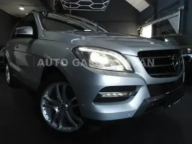 Gebraucht Mercedes ML350 258 PS (189 kW) 2014 Silber SUV