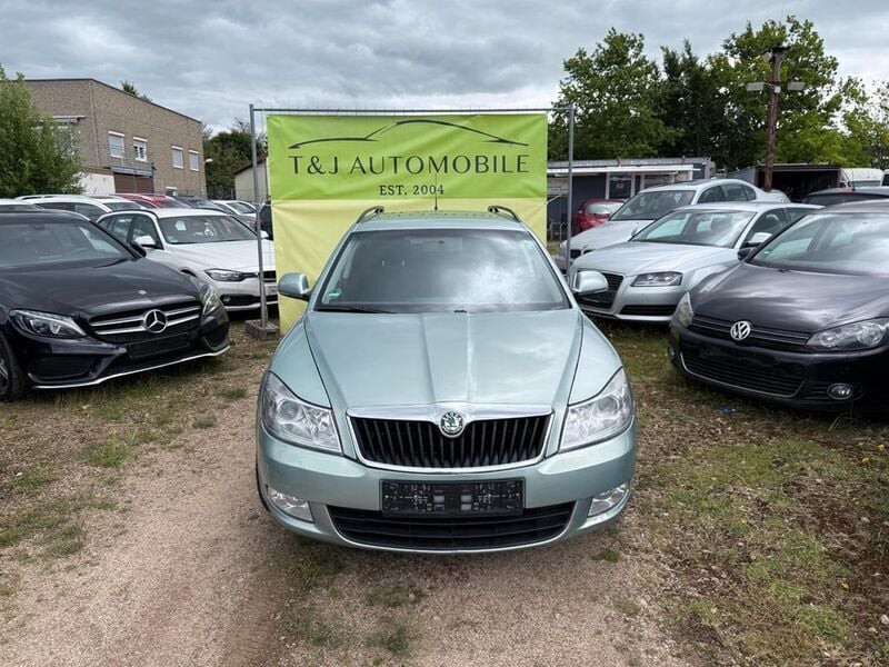 Grün Gebraucht 2009 Skoda Octavia Elegance Kombi | 3.699 € (Guter Preis) - Bild 1/4