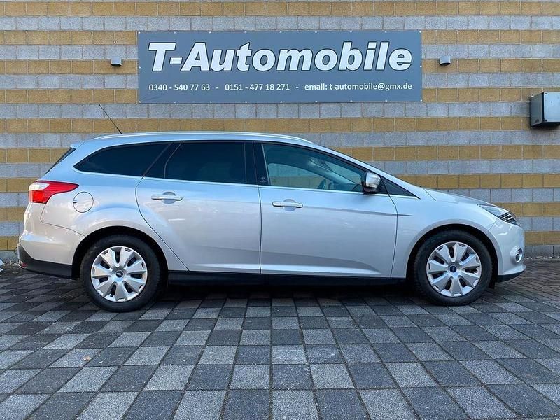 Gebraucht Ford Focus 125 PS (91 kW) 2012 Silber Limousine