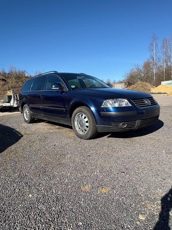 Gebraucht VW Passat Highline 131 PS (96 kW) 2004 Blau Kombi