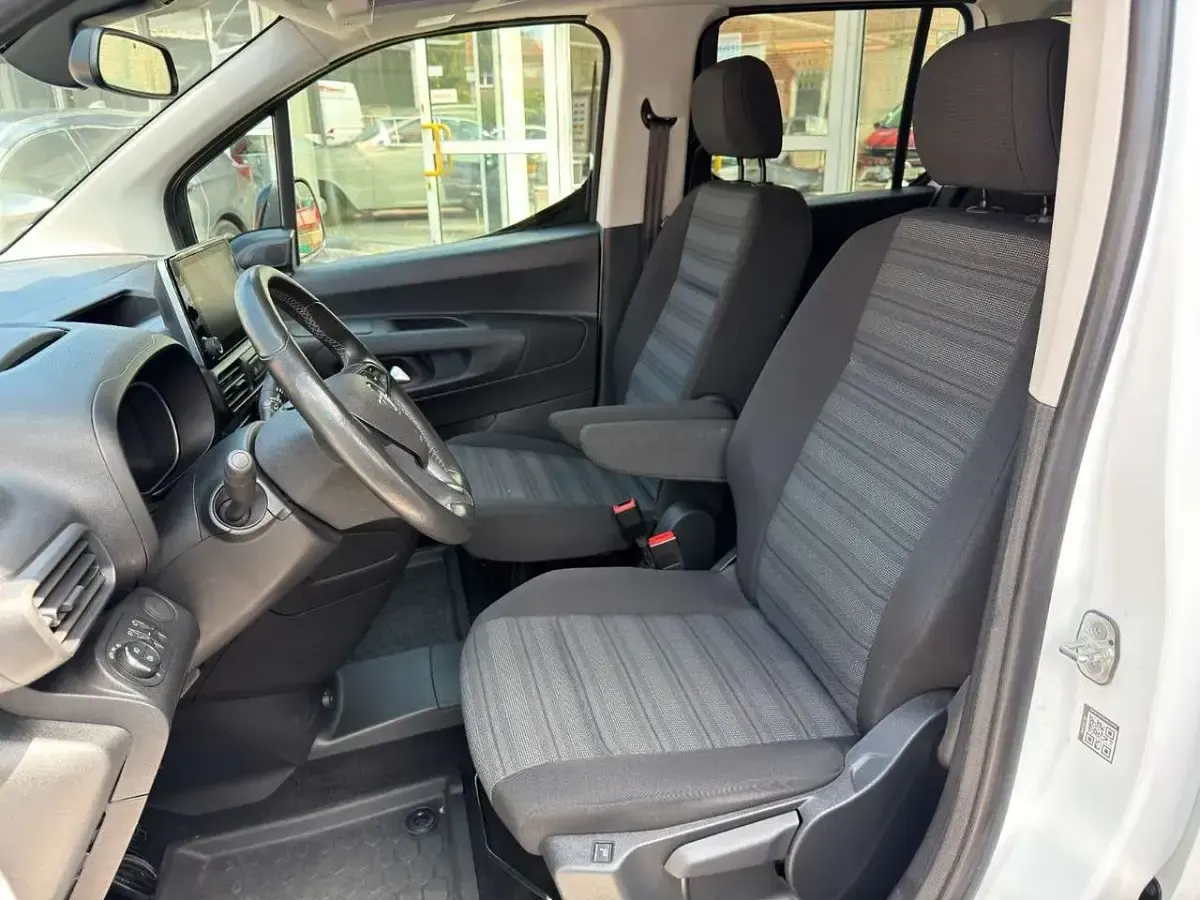 Gebraucht Opel Combo Life Elegance 131 PS (96 kW) 2022 Jade weiss Kombi