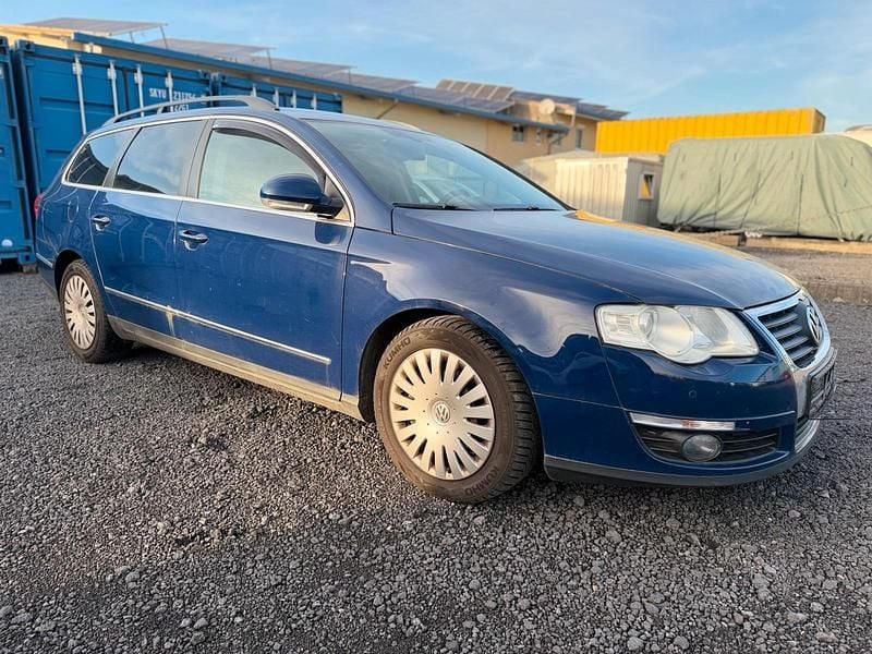 Blau Gebraucht 2009 VW Passat Kombi | 1.750 € (Etwas zu teuer) - Bild 1/4