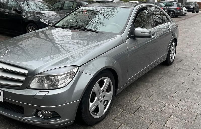 Gebraucht Mercedes C220 170 PS (125 kW) 2010 Grau Limousine