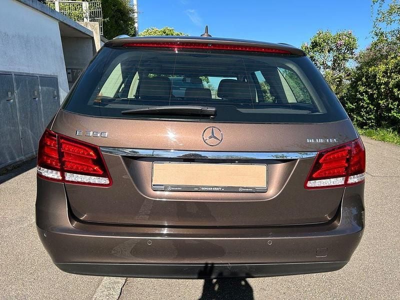 Second-hand Mercedes E350 258 CP (189 kW) 2016 Maro Berlinǎ