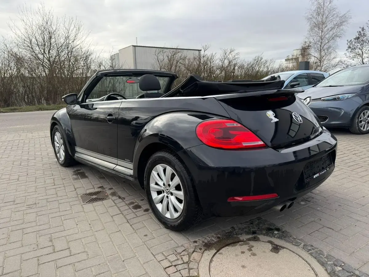 Usata VW Beetle Cabriolet 140 CV (102 kW) 2013 Nero Cabrio
