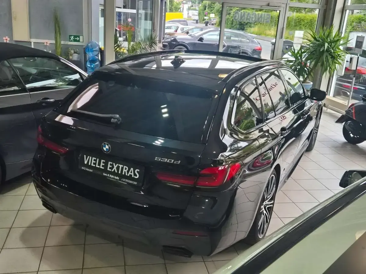 Gebraucht BMW 530 M Sport 286 PS (210 kW) 2020 Schwarz Kombi