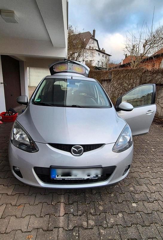 Silber Gebraucht 2008 Mazda 2 Limousine | 5.200 € (Etwas zu teuer) - Bild 1/4