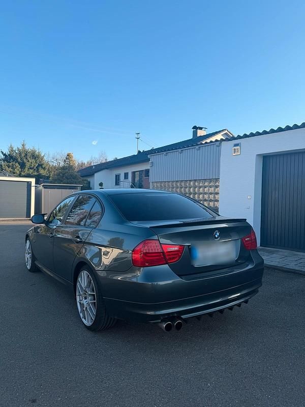 Gebraucht BMW 320 170 PS (125 kW) 2011 Limousine
