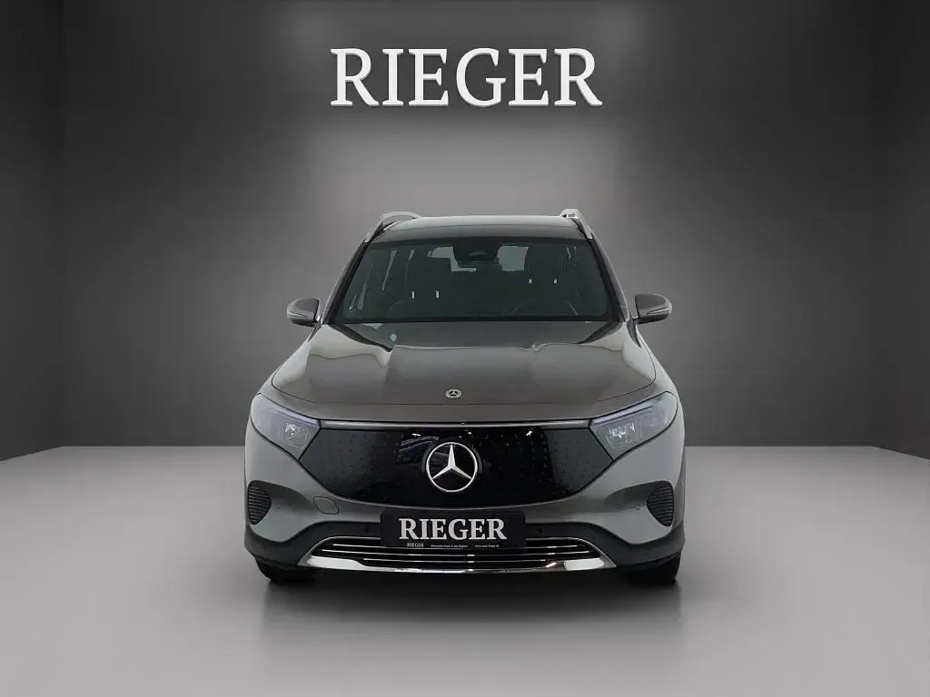 Gebraucht Mercedes EQB300 Progressive 167 kW (228 PS) 2025 Grau SUV